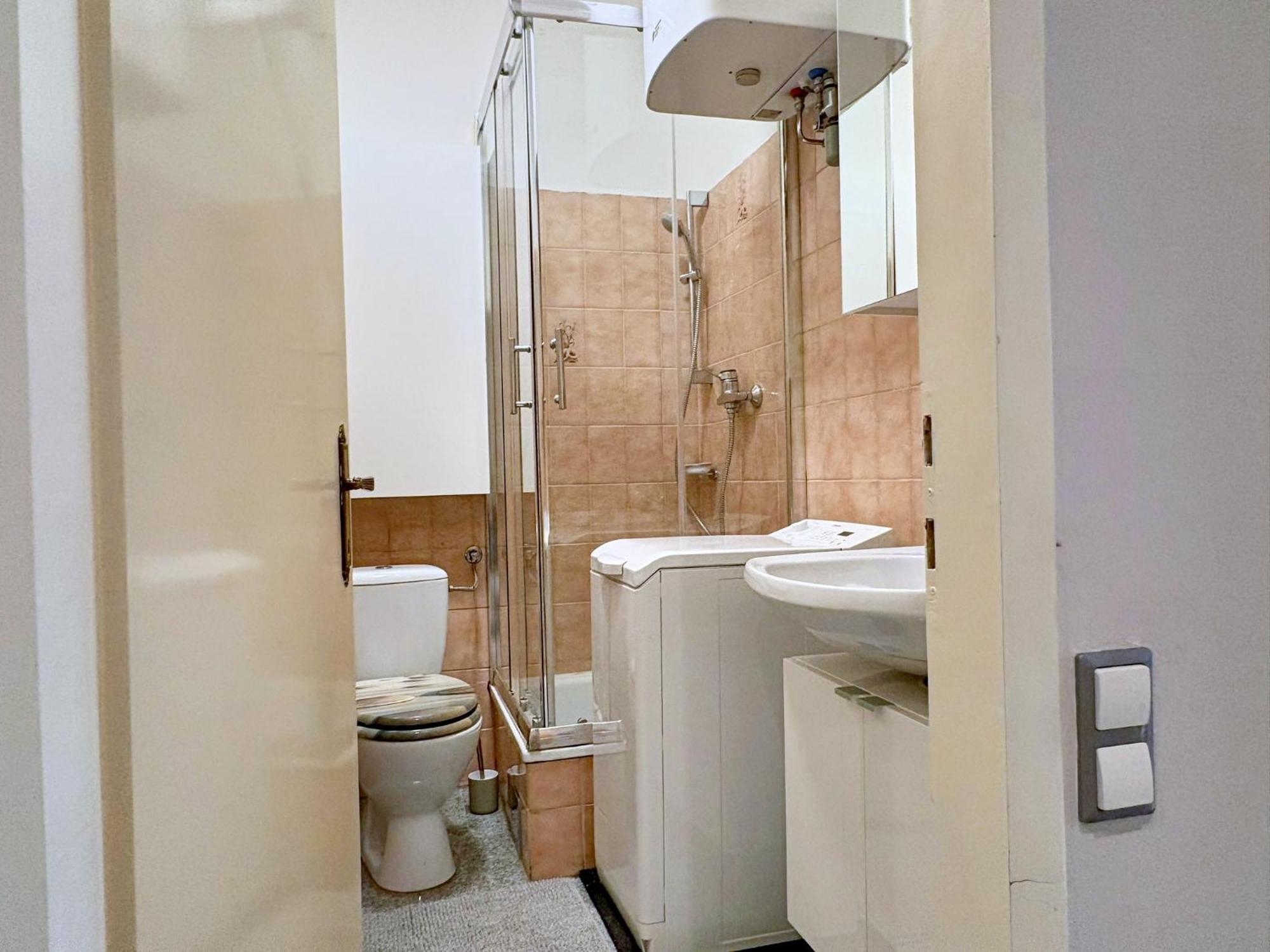 Spacious And Near Metro I Close To Parks I Akh Apartment เวียนนา ภายนอก รูปภาพ